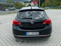 Gebraucht Opel Astra 120 PS (88 kW) 2013 Schwarz Kleinwagen