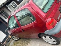 Second-hand Renault Twingo 58 CP (42 kW) 2003 Roșu Hatchback