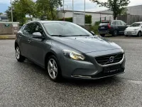 Gebraucht Volvo V40 Kinetic 152 PS (111 kW) 2016 Grau Limousine