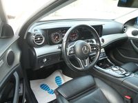 Gebraucht Mercedes E220 Avantgarde 194 PS (142 kW) 2018 Weiß Kombi