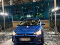 Gebraucht Hyundai i20 Select 75 PS (55 kW) 2019 Blau Kleinwagen