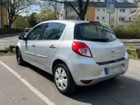 Używany Renault Clio III 75 KM (55 kW) 2009 Srebrny Sedan/Limuzyna
