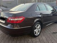 Gebraucht Mercedes E300 204 PS (150 kW) 2010 Braun Limousine