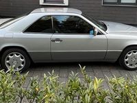 Gebraucht Mercedes 220 150 PS (110 kW) 1993 Silber Coupé