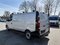 Gebraucht Renault Trafic 2015 Silber Van / Kleinbus