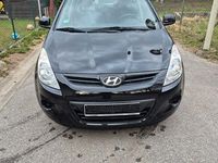 Gebraucht Hyundai i20 Classic 77 PS (56 kW) 2011 Schwarz Kleinwagen
