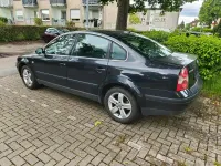 Usata VW Passat 101 CV (74 kW) 2002 Nero Berlina