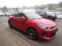 Gebraucht Kia Rio 84 PS (61 kW) 2018 Rot Limousine