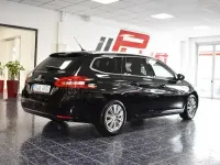 Gebraucht Peugeot 308 Allure 131 PS (96 kW) 2021 Schwarz perla nera Kombi