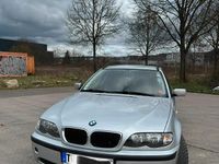 Gebraucht BMW 318 143 PS (105 kW) 2002 Grau Kombi