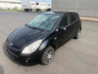 Gebraucht Hyundai i20 Classic 77 PS (56 kW) 2012 Schwarz Kleinwagen