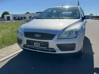 Używany Ford Focus 101 KM (74 kW) 2006 Srebrny Sedan/Limuzyna
