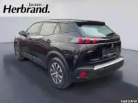 Gebraucht Peugeot e-2008 Active 100 kW (136 PS) 2021 Lackierung schwarz perla nera/ SUV