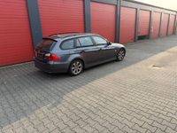 Gebraucht BMW 320 163 PS (119 kW) 2005 Schwarz Kombi