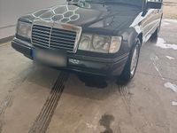 Gebraucht Mercedes 220 150 PS (110 kW) 1993 Schwarz Coupé