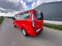 Używany Ford Transit Trend 105 KM (77 kW) 2018 Czerwony Minivan