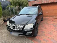 Gebraucht Mercedes ML300 204 PS (150 kW) 2010 Schwarz SUV