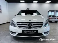 Gebraucht Mercedes B180 122 PS (89 kW) 2012 Weiß Van / Kleinbus