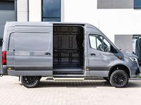 Neu Mercedes Sprinter AMG 190 PS (139 kW) 2025 Selenit grey Van