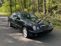 Gebraucht Mercedes E280 Avantgarde 204 PS (150 kW) 2001 Blau Limousine