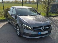 Gebraucht Mercedes A180 122 PS (89 kW) 2016 Silber Limousine