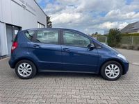 Gebraucht Mercedes A160 95 PS (69 kW) 2011 Blau Limousine