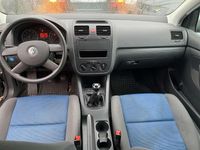 Gebraucht VW Golf IV Trendline 75 PS (55 kW) 2005 Reflexsilber Kleinwagen