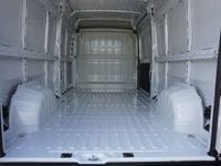 Gebraucht Opel Movano 165 PS (121 kW) 2023 Weiß Van