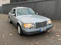 Gebraucht Mercedes E420 279 PS (205 kW) 1995 Silber Limousine