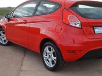 Gebraucht Ford Fiesta 82 PS (60 kW) 2013 Rot Kleinwagen
