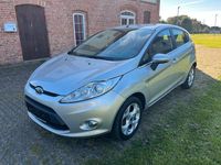 Gebraucht Ford Fiesta Titanium 82 PS (60 kW) 2010 Silber Kleinwagen