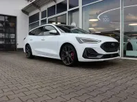Neu Ford Focus ST 280 PS (205 kW) 2026 Frozen white Kombi