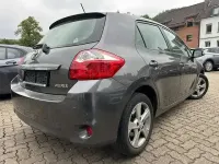 Gebraucht Toyota Auris 97 PS (71 kW) 2011 Grau Kleinwagen