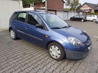 Gebraucht Ford Fiesta Ambiente 69 PS (50 kW) 2006 Blau metallic Kleinwagen
