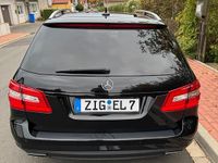 Gebraucht Mercedes E220 AMG line 170 PS (125 kW) 2012 Schwarz Limousine