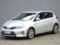 Gebraucht Toyota Auris Hybrid Executive 136 PS (100 kW) 2013 Silber Limousine