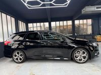 Second-hand Ford Focus ST 250 CP (183 kW) 2017 Negru Berlinǎ