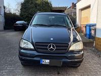 Gebraucht Mercedes ML270 163 PS (119 kW) 2000 Schwarz SUV
