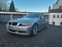 Gebraucht BMW 318 143 PS (105 kW) 2008 Silber Kombi