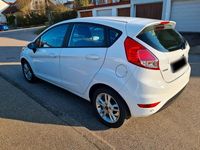 Gebraucht Ford Fiesta Celebration 100 PS (73 kW) 2017 Weiß Kleinwagen