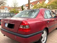Gebraucht Mercedes C180 122 PS (89 kW) 1994 Rot Limousine
