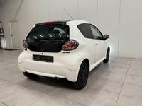 Gebraucht Toyota Aygo Cool 68 PS (50 kW) 2013 Weiß Kleinwagen
