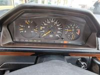 Gebraucht Mercedes E200 118 PS (86 kW) 1991 Braun Limousine