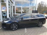 Gebraucht Toyota Avensis Team 147 PS (108 kW) 2018 Black mica / ink Kombi