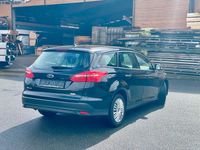 Gebraucht Ford Focus 101 PS (74 kW) 2016 Schwarz Kombi