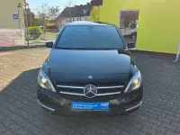 Gebraucht Mercedes B180 122 PS (89 kW) 2012 Schwarz Van / Kleinbus