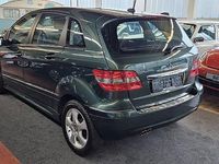 Second-hand Mercedes E200 193 CP (141 kW) 2009 Verde Berlinǎ