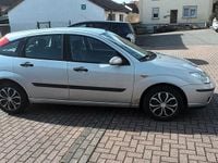 Second-hand Ford Focus Viva 101 CP (74 kW) 2004 Argintiu Berlinǎ