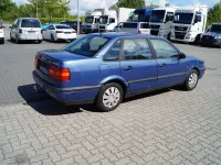 Gebraucht VW Passat 90 PS (66 kW) 1994 Blau Limousine