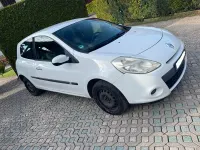 Używany Renault Clio II 75 KM (55 kW) 2011 Biały Hatchback